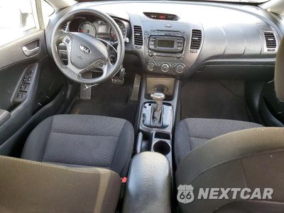 Zdjęcie 8 z 13 samochodu: 2017 KIA FORTE LX VIN:3KPFK4A71HE036015 - miniatura