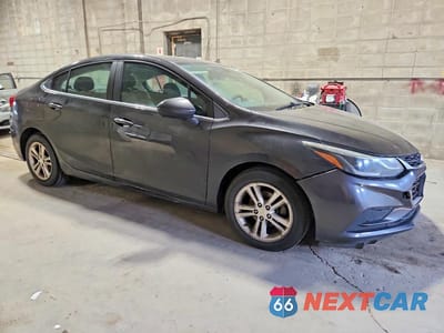 Czwarte zdjęcie samochodu z boku: 2016 CHEVROLET CRUZE LT VIN:1G1BE5SM0G7280570 - miniatura