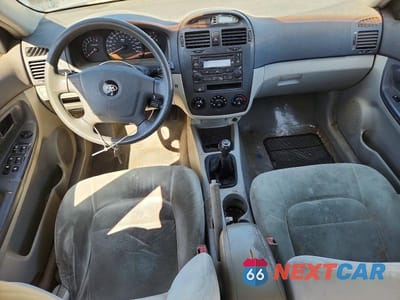 Zdjęcie 8 z 12 samochodu: 2006 KIA SPECTRA EX VIN:KNAFE121465277640 - miniatura