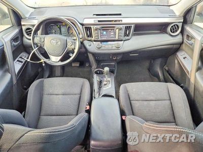 Zdjęcie 8 z 14 samochodu: 2018 TOYOTA RAV4 XLE VIN:JTMRFREV2JJ249328 - miniatura