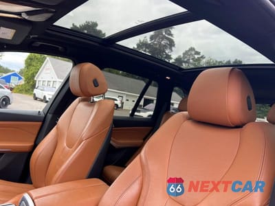 Zdjęcie 9 z 10 samochodu: 2019 BMW X5 XDRIVE40I VIN:5UXCR6C57KLK81906 - miniatura