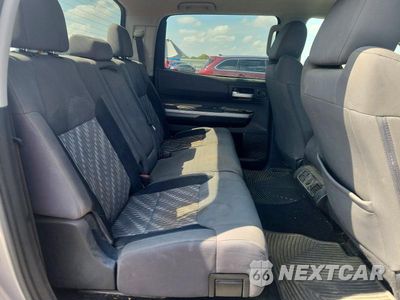 Zdjęcie 10 z 12 samochodu: 2018 TOYOTA TUNDRA CREWMAX SR5 VIN:5TFDM5F12JX075827 - miniatura