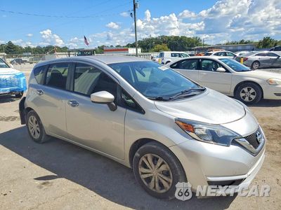 Czwarte zdjęcie samochodu z boku: 2017 NISSAN VERSA NOTE SV VIN:3N1CE2CP7HL373749 - miniatura