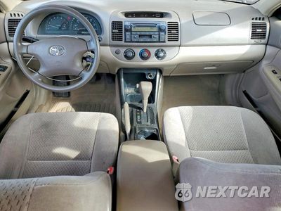 Zdjęcie 8 z 12 samochodu: 2004 TOYOTA CAMRY LE VIN:4T1BE32K64U366534 - miniatura