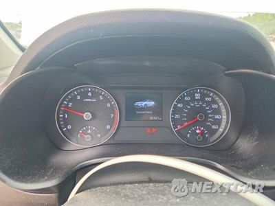 Zdjęcie 9 z 12 samochodu: 2019 KIA FORTE LXS VIN:3KPF24AD0KE046774 - miniatura
