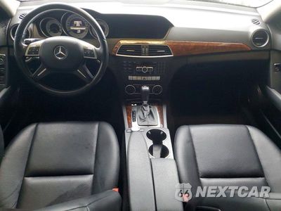 Zdjęcie 8 z 12 samochodu: 2023 MERCEDES-BENZ C 300 4MATIC VIN:WDDGF8AB8DA829609 - miniatura