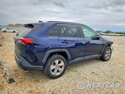 Trzecie zdjęcie samochodu z tyłu: 2023 TOYOTA RAV4 XLE VIN:2T3P1RFV3PW334113 - miniatura