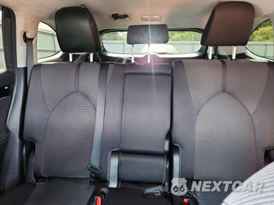 Zdjęcie 10 z 13 samochodu: 2021 TOYOTA HIGHLANDER LE VIN:5TDBZRBH8MS154416 - miniatura