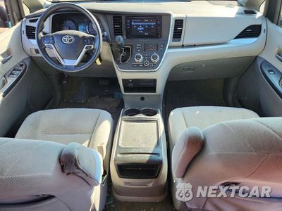 Zdjęcie 8 z 13 samochodu: 2016 TOYOTA SIENNA LE VIN:5TDKK3DC8GS754375 - miniatura