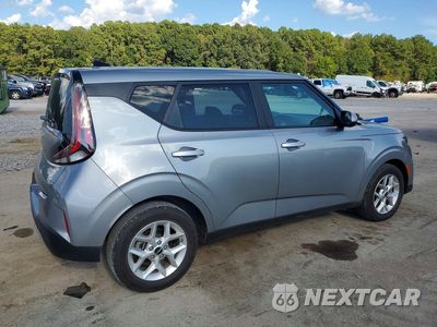 Trzecie zdjęcie samochodu z tyłu: 2025 KIA SOUL LX VIN:KNDJ23AU9S7951180 - miniatura
