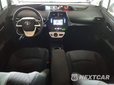 Zdjęcie 8 z 12 samochodu: 2017 TOYOTA PRIUS TWO VIN:JTDKBRFU3H3036373 - miniatura