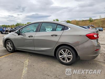 Drugie zdjęcie samochodu z przodu: 2017 CHEVROLET CRUZE LT VIN:1G1BE5SM8H7134161 - miniatura