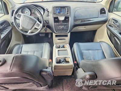 Zdjęcie 8 z 12 samochodu: 2014 CHRYSLER TOWN & COUNTRY TOURING VIN:2C4RC1BG7ER214883 - miniatura