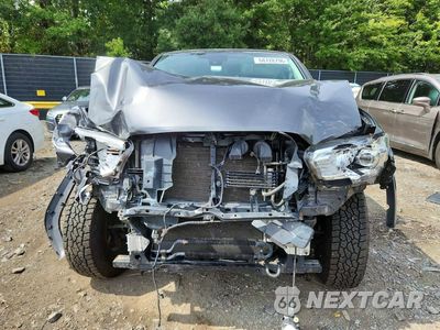 Piąte zdjęcie samochodu w środku: 2018 TOYOTA TACOMA SR5 V6 VIN:3TMDZ5BN6JM040613 - miniatura