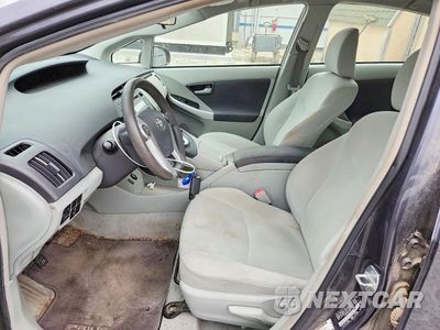 Zdjęcie 7 z 12 samochodu: 2011 TOYOTA PRIUS TWO VIN:JTDKN3DUXB5372167 - miniatura