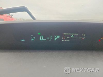 Zdjęcie 9 z 12 samochodu: 2014 TOYOTA PRIUS TWO VIN:JTDKN3DU8E0363100 - miniatura