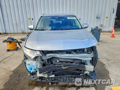 Piąte zdjęcie samochodu w środku: 2020 MITSUBISHI OUTLANDER SE VIN:JA4AZ3A34LZ030875 - miniatura