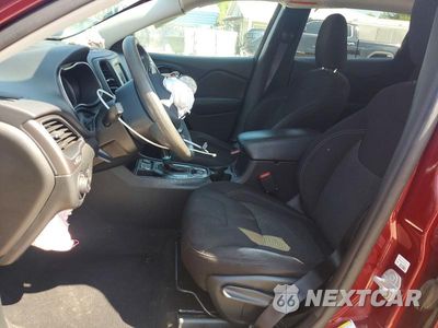 Zdjęcie 7 z 12 samochodu: 2019 JEEP CHEROKEE LATITUDE VIN:1C4PJLCB1KD285829 - miniatura