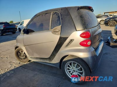Drugie zdjęcie samochodu z przodu: 2013 SMART FORTWO PURE VIN:WMEEJ3BA1DK687771 - miniatura