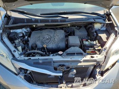 Zdjęcie 12 z 13 samochodu: 2017 TOYOTA SIENNA LE VIN:5TDKZ3DC5HS825674 - miniatura
