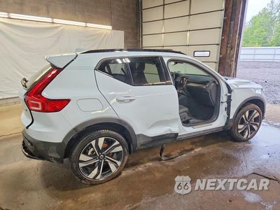 Trzecie zdjęcie samochodu z tyłu: 2026 VOLVO XC40 PLUS VIN:YV4L12UC0T2785300 - miniatura