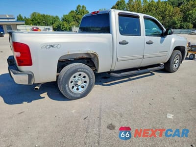 Trzecie zdjęcie samochodu z tyłu: 2011 CHEVROLET SILVERADO K1500 LS VIN:3GCPKREA0BG355215 - miniatura