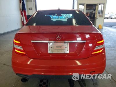 Zdjęcie 6 z 12 samochodu: 2013 MERCEDES-BENZ C 250 VIN:WDDGF4HB6DR284283 - miniatura