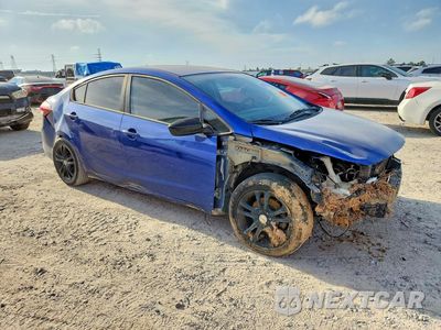 Czwarte zdjęcie samochodu z boku: 2017 KIA FORTE LX VIN:3KPFL4A76HE069265 - miniatura