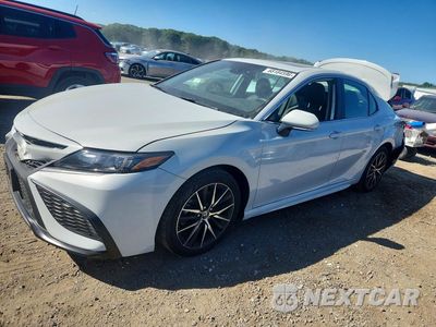 2024 TOYOTA CAMRY SE 4T1G11BKXRU131034 - główne zdjęcie licytacji z USA - miniatura