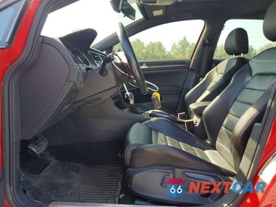 Zdjęcie 7 z 12 samochodu: 2018 VOLKSWAGEN GTI S/SE VIN:3VW447AU7JM251934 - miniatura
