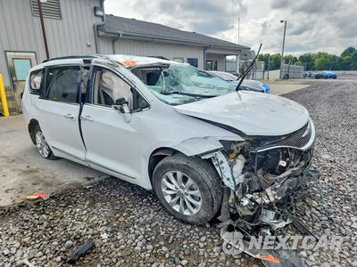 Czwarte zdjęcie samochodu z boku: 2019 CHRYSLER PACIFICA TOURING L VIN:2C4RC1BG7KR651536 - miniatura