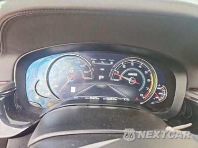 Zdjęcie 9 z 12 samochodu: 2018 BMW M5 VIN:WBSJF0C50JB283413 - miniatura