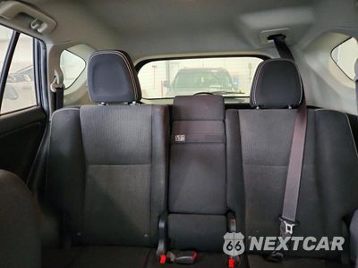 Zdjęcie 10 z 13 samochodu: 2016 TOYOTA RAV4 HV XLE VIN:JTMRJREV4GD037732 - miniatura