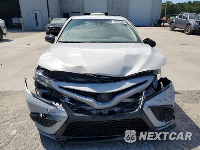 Piąte zdjęcie samochodu w środku: 2022 TOYOTA CAMRY SE VIN:4T1G11AK1NU075593 - miniatura