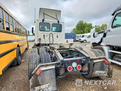 Zdjęcie 6 z 12 samochodu: 2025 FREIGHTLINER CASCADIA 116