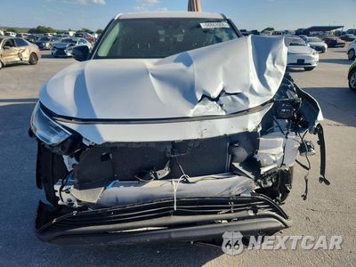 Piąte zdjęcie samochodu w środku: 2024 TOYOTA HIGHLANDER LE VIN:5TDKDRBHXRS538901 - miniatura