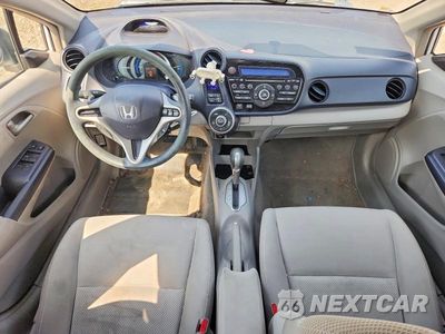 Zdjęcie 8 z 12 samochodu: 2010 HONDA INSIGHT EX VIN:JHMZE2H74AS006152 - miniatura