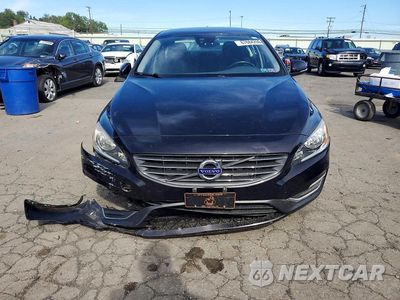 Piąte zdjęcie samochodu w środku: 2015 VOLVO S60 VIN:YV140MFJ4F1350544 - miniatura
