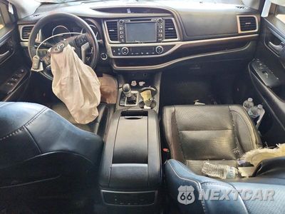 Zdjęcie 8 z 13 samochodu: 2015 TOYOTA HIGHLANDER LIMITED VIN:5TDDKRFH4FS101058 - miniatura