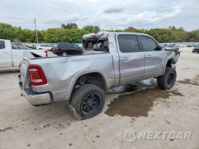 Trzecie zdjęcie samochodu z tyłu: 2019 RAM 1500 LARAMIE VIN:1C6SRFJT4KN904795 - miniatura