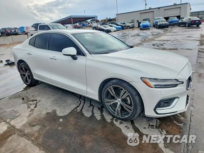 Czwarte zdjęcie samochodu z boku: 2022 VOLVO S60 B5 INSCRIPTION VIN:7JRL12FL2NG192223 - miniatura
