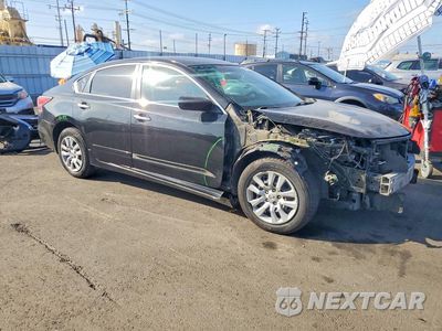 Czwarte zdjęcie samochodu z boku: 2015 NISSAN ALTIMA 2.5 S VIN:1N4AL3AP5FN906204 - miniatura