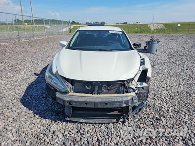 Piąte zdjęcie samochodu w środku: 2017 NISSAN ALTIMA 2.5 S VIN:1N4AL3AP1HC177312 - miniatura