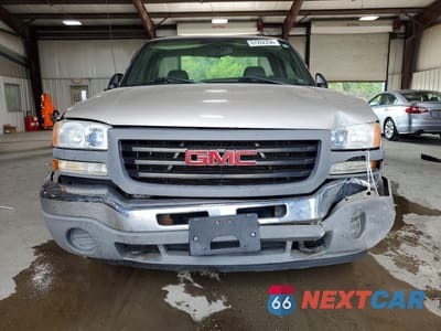 Piąte zdjęcie samochodu w środku: 2005 GMC NEW SIERRA C1500 VIN:1GTEC14X55Z323781 - miniatura