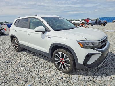 Czwarte zdjęcie samochodu z boku: 2022 VOLKSWAGEN TAOS SE VIN:3VVRX7B24NM095498 - miniatura