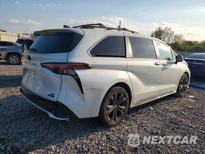 Trzecie zdjęcie samochodu z tyłu: 2023 TOYOTA SIENNA 25TH ANNIVERSARY EDITION VIN:5TDCRKEC0PS151994 - miniatura