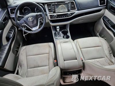 Zdjęcie 8 z 13 samochodu: 2016 TOYOTA HIGHLANDER LE PLUS VIN:5TDBKRFHXGS259414 - miniatura