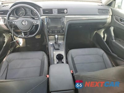 Zdjęcie 8 z 12 samochodu: 2017 VOLKSWAGEN PASSAT SE VIN:1VWGT7A30HC055093 - miniatura