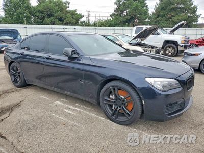 Czwarte zdjęcie samochodu z boku: 2013 BMW 750 I VIN:WBAYA8C52DD227949 - miniatura