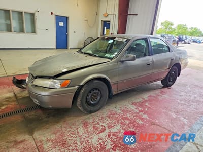 1999 TOYOTA CAMRY LE JT2BG22K0X0373427 - główne zdjęcie licytacji z USA - miniatura